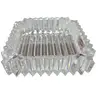 Foto de um(a) Cinzeiro Cristal - Geométrico, da categoria de Cinzeiros. O ápice da elegância funcional. Este cinzeiro é esculpido em cristal de alta transparência, apresentando lapidações... Vendido no marketplace Trésors.