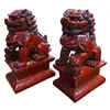Foto de um(a) Par de Cães de Fó em Resina - Leões Guardiões Chineses, da categoria de Outros colecionáveis. Imponente par de Cães de Fo em tom vermelho profundo, emulando a tradicional técnica oriental de escultura em cinábrio.... Vendido no marketplace Trésors.