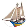 Foto de um(a) Veleiro Antigo em Madeira – Escuna Clássica Pintada à Mão, da categoria de Modelos de barcos. Encanto e Nostalgia em Cada Detalhe Este magnífico veleiro antigo é uma peça decorativa que evoca a era de ouro da... Vendido no marketplace Trésors.