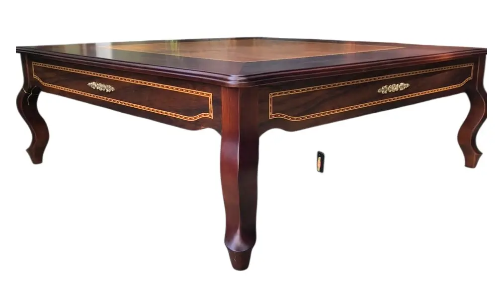 Foto de um(a) Mesa de Centro em Marchetaria e Ornamentos em Bronze, da categoria de Mesas de centro. Mostrado de uma perspectiva diferente. Vendido no marketplace Trésors.