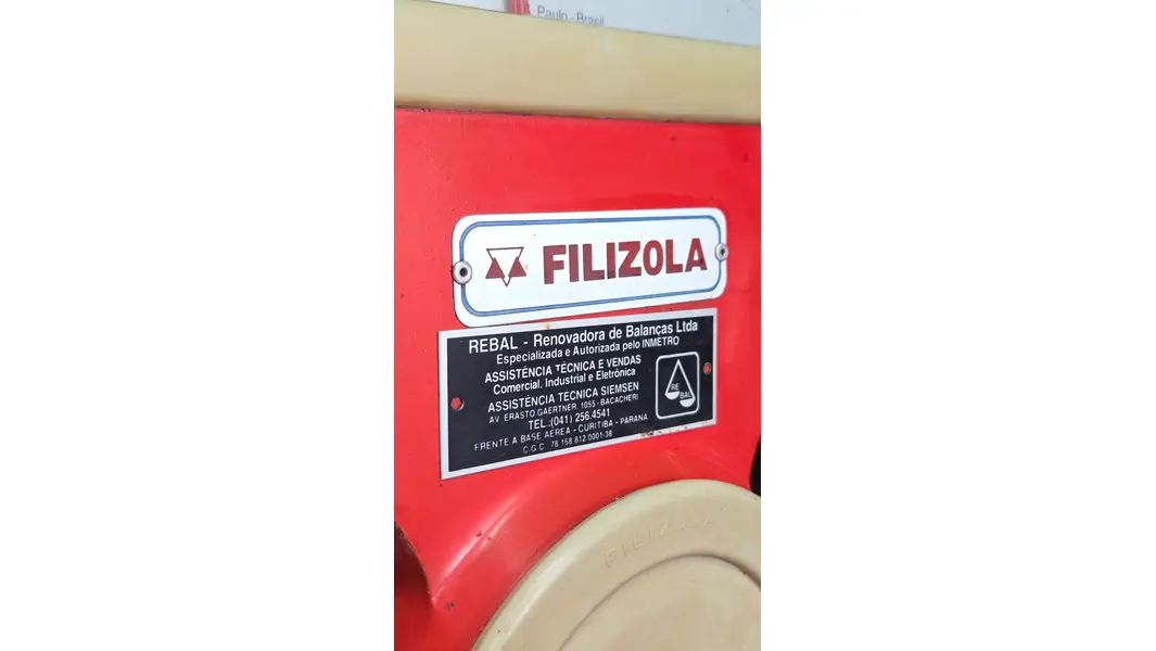 Foto de um(a) Balança Filizola Antiga de Prato - Modelo de Precisão, da categoria de Outros colecionáveis. Relíquia e Precisão: Balança Mecânica Filizola Leve para sua coleção ou estabelecimento um símbolo da indústria brasileira.... Mostrado de uma perspectiva diferente. Vendido no marketplace Trésors.