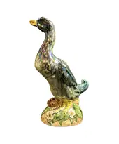 Foto de um(a) Ganso em Porcelana Furta Cor, da categoria de Modelos e estatuetas. Belíssimo ganso vintage em porcelana, pintura à mão com policromia furta cor em lindos tons de fume esverdeado, base... Vendido no marketplace Trésors.