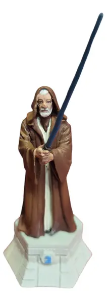 Foto de um(a) Estátua Obi-Wan Kenobi (Old Ben) Star Wars - Peça de Xadrez Colecionável (Cavaleiro Branco) - Pintado à Mão, da categoria de Figuras de ação. Adicione a sabedoria do lendário "Old Ben" à sua coleção com esta figura detalhada de Obi-Wan Kenobi. Esta peça faz parte da... Mostrado de uma perspectiva diferente. Vendido no marketplace Trésors.