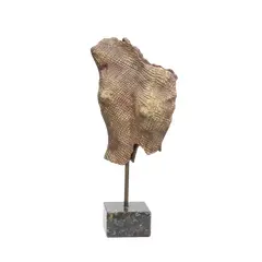 Foto de um(a) Torso Feminino Bronze - Lirdi M. Jorge, da categoria de Escultura. Torso feminino confeccionado em bronze. Obra assinada por Lirdi M. Jorge. Peça de caráter artístico e decorativo. Vendido no marketplace Trésors.