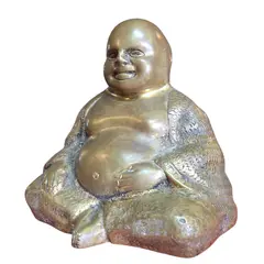 Foto de um(a) Estátua Buda em Bronze Maciço, da categoria de Escultura. Traga paz e sofisticação para o seu ambiente com este Buda em bronze. Uma peça pesada, com acabamento detalhado e pátina... Vendido no marketplace Trésors.