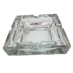 Foto de um(a) Cinzeiro Vidro Charuto, da categoria de Cinzeiros. Feito para o movimento. Este cinzeiro de vidro temperado foi projetado para aguentar o ritmo do dia a dia. Com bordas... Vendido no marketplace Trésors.