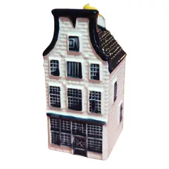 Foto de um(a) Mini Casa KLM Delft Blue House - Amsterdã em Porcelana, da categoria de Outros colecionáveis. Icônica miniatura da famosa coleção KLM Delft Blue Houses. Esta peça reproduz fielmente as tradicionais casas de Amsterdã,... Vendido no marketplace Trésors.