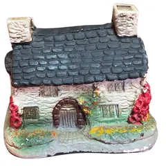 Foto de um(a) Mini Casinhas Colecionáveis Década de 70 - Veranna Bavaria, da categoria de Outros colecionáveis. Mini casinhas colecionáveis década de 70 - Veranna Bavaria Belíssimas miniaturas produzidas em gesso, com o clássico estilo... Vendido no marketplace Trésors.