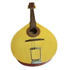 Foto de um(a) Bandolim Antigo Anos 60, da categoria de Instrumentos musicais. Se você busca o timbre doce e percussivo que define as gravações clássicas dos anos 60, este instrumento é uma oportunidade... Vendido no marketplace Trésors.