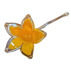 Foto de um(a) Flor Decorativa em Cristal Murano - Amarelo Ouro, da categoria de Outros colecionáveis. Elegante flor decorativa artesanal, modelada à mão em cristal Murano. Esta peça une o charme do design orgânico com a... Vendido no marketplace Trésors.