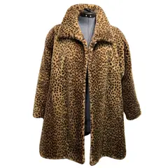 Foto de um(a) Casaco Vintage em Pelúcia Animal Print, da categoria de Casacos. INCRÍVEL casaco VINTAGE, pelúcia acrílica impecável, importado EUA, possui bolsos com acabamento em couro, modelagem... Vendido no marketplace Trésors.