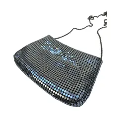 Foto de um(a) Bolsa Vintage Malha Prata, da categoria de Bolsas. bolsa vintage em malha de metal prateado, alça em corrente com comprimento correspondente à transversal. Possui forro e... Vendido no marketplace Trésors.