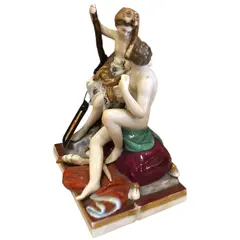 Foto de um(a) Porcelana de Ludwigsburg Séc XIX, da categoria de Escultura. Porcelana de Ludwigsburg Séc XIX R$2.800 13cm A 11cm L 7cm P. Vendido no marketplace Trésors.