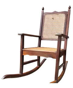 Foto de um(a) Cadeira de Balanço Colonial, da categoria de Bancos. Clássica cadeira de balanço colonial em imbuia e palhinha natural! Excelente estado de conservação!. Vendido no marketplace Trésors.