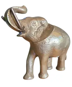 Foto de um(a) Elefante da Fortuna: Escultura em Bronze com Tromba Elevada, da categoria de Escultura. Esta imponente escultura em bronze representa o elefante em sua forma mais auspiciosa: com a tromba erguida, simbolizando a... Vendido no marketplace Trésors.