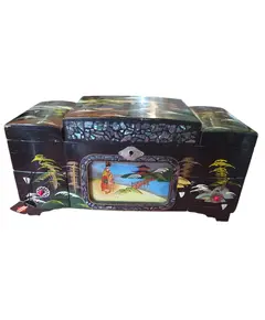 Foto de um(a) Caixa de Musica Japonesa, da categoria de Cestos e Caixas. Equilíbrio perfeito entre arte e engenharia. As caixas de música japonesas são reconhecidas globalmente pela pureza acústica... Vendido no marketplace Trésors.