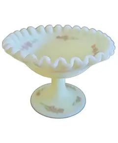 Foto de um(a) Centro de Mesa Uralina Fenton, da categoria de Centro de mesa. Uma verdadeira joia para colecionadores de vidro artístico americano. Esta peça vintage da renomada marca Fenton é fabricada... Vendido no marketplace Trésors.