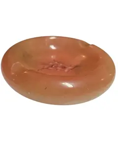 Foto de um(a) Cinzeiro Alabastro, da categoria de Cinzeiros. O peso da elegância. Diferente do vidro frio, o alabastro possui uma temperatura morna e uma textura aveludada que convida... Vendido no marketplace Trésors.