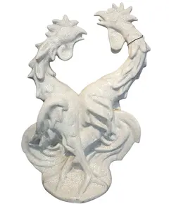Foto de um(a) Briga de Galos – Cerâmica Craquelê, da categoria de Escultura. Uma peça de força e dinamismo extraordinários. Esta escultura em cerâmica representa a clássica "Briga de Galos",... Vendido no marketplace Trésors.