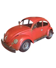 Foto de um(a) Fusca de Lata - Vermelho - Grande (Relíquia), da categoria de Carros e caminhões de brinquedo. Destaque sua coleção ou decoração com esta autêntica peça um Fusca de Lata fabricado artesanalmente. Este item capta a... Vendido no marketplace Trésors.