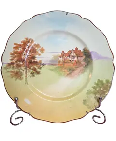 Foto de um(a) Prato Decorativo Royal Doulton England N°440, da categoria de Pratos Decorativos. Tradição e Realeza: Prato em Porcelana Inglesa Royal Doulton Adquira um pedaço da história da cerâmica britânica com este... Vendido no marketplace Trésors.