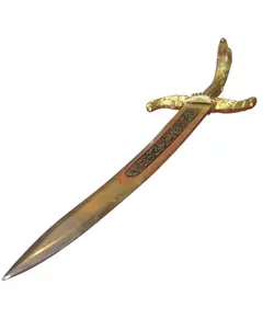 Foto de um(a) Adaga Decorativa Estilo Toledo – Lâmina Gravada e Guarnições em Dourado, da categoria de Facas. Uma peça de requinte visual excepcional, esta adaga decorativa destaca-se pelo trabalho de gravura em sua lâmina e pelo... Vendido no marketplace Trésors.