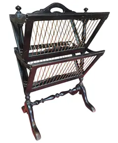 Foto de um(a) Raro Revisteiro Liceu de Artes e Ofícios, da categoria de Porta-Revistas. Excepcional revisteiro de chão, um exemplar legítimo da reconhecida mestria do Liceu de Artes e Ofícios de São Paulo. Esta... Vendido no marketplace Trésors.