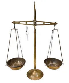 Foto de um(a) Antiga Balança de Precisão Mathias Hamacher, da categoria de Outros colecionáveis. Magnífica balança de pratos antiga, fabricada pela prestigiada marca alemã Mathias Hamacher, sediada em Solingen. Uma peça... Vendido no marketplace Trésors.