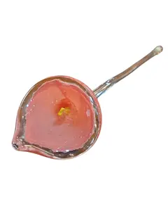 Foto de um(a) Flor Copo-de-Leite em Cristal Murano – Rosa e Dourado, da categoria de Outros colecionáveis. Exclusiva escultura artística em cristal tipo Murano, modelada à mão representando uma delicada flor (estilo Copo-de-Leite).... Vendido no marketplace Trésors.