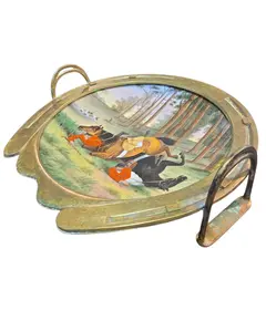 Foto de um(a) Centro de Mesa Austríaco Século XIX – Cena Clássica, da categoria de Centro de mesa. Uma obra de arte da cerâmica europeia do século XIX. Este imponente centro de mesa é um exemplar magnífico da produção... Vendido no marketplace Trésors.