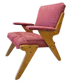 Foto de um(a) José Zanine Caldas: Design, Natureza e Consciência Ambiental, da categoria de Cadeiras, bancos e banquetas. José Zanine Caldas (1919–2001) foi um dos designers brasileiros mais originais e influentes do século XX. Autodidata em... Vendido no marketplace Trésors.