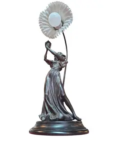 Foto de um(a) Escultura Luminária Antiga Cigana em Petit Bronze, da categoria de Escultura. Esta magnífica escultura luminária em petit bronze retrata uma figura cigana com impressionante riqueza de detalhes. A peça... Vendido no marketplace Trésors.