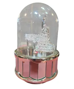 Foto de um(a) Antiga Caixa de Música com Redoma de Vidro e LED, da categoria de Outros formatos de áudio . Esta belíssima caixa de música é uma peça decorativa clássica, perfeita para colecionadores ou para presentear com... Vendido no marketplace Trésors.
