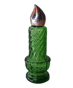 Foto de um(a) Perfume Avon Christmas Candle Vintage, da categoria de Outros colecionáveis. Perfume Avon Christmas Candle Colecionável. Vendido no marketplace Trésors.