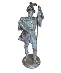 Foto de um(a) Escultura Antiga de Cavaleiro em Petit Bronze – França, Século XIX, da categoria de Escultura. Escultura antiga em Petit Bronze representando um cavaleiro com armadura detalhada. Vendido no marketplace Trésors.