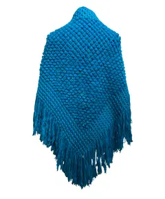 Foto de um(a) Xale Vintage Azul Ciano, da categoria de Casacos. Xale Vintage na cor azul Ciano Lindo trabalho, primorosa execução, provavelmente em técnica antiga de amarração de lã com... Vendido no marketplace Trésors.