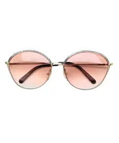 Foto de um(a) Armação Vintage Dior, da categoria de Óculos. Armação VINTAGE Christian Dior, as lentes atuais possui em grau, em metal cinzelado em ouro e prata , seu modelo... Vendido no marketplace Trésors.