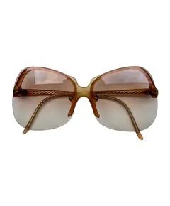 Foto de um(a) Armação Vintage Montmartre, da categoria de Óculos. Armação VINTAGE Montmartre, as lentes atuais possui em grau, em acetato marrom champanhe transparente , lentes claras/média... Vendido no marketplace Trésors.
