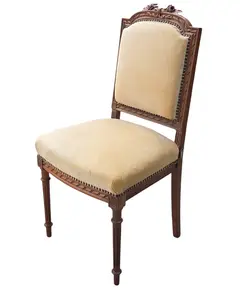 Foto de um(a) Cadeira Antiga Luís XVI em Madeira Nobre Entalhada, da categoria de Outras cadeiras. Elegante cadeira de época clássico francês (Luís XVI), confeccionada em madeira nobre de alta densidade com ricos detalhes... Vendido no marketplace Trésors.