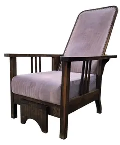 Foto de um(a) Magnífica Poltrona Folloni com Escabelo, da categoria de Cômodas e Sapateira. Vendido no marketplace Trésors.