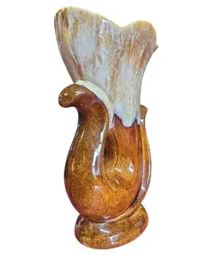 Foto de um(a) Vaso em Cerâmica Esmaltada Anos 50, da categoria de Vasos. Vendido no marketplace Trésors.