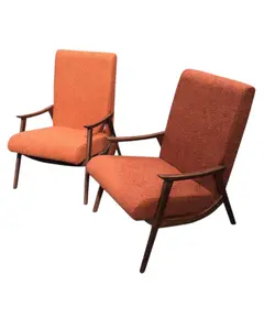 Foto de um(a) Par de Poltronas Modernistas Estofadas em Buclê Laranja Terracota, da categoria de Poltronas. Par de Poltronas Modernistas Estofadas em Buclê Laranja Terracota. Vendido no marketplace Trésors.