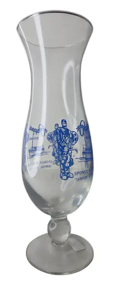 Foto de um(a) Antigo Copo Hurricane Souvenir Louis Pappas Restaurant Flórida, da categoria de Outros colecionáveis. Como é um item de glassware temático americano (misturando a cultura náutica, mergulho de escafandro e turismo da Flórida),... Mostrado de uma perspectiva diferente. Vendido no marketplace Trésors.