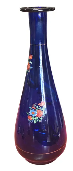 Foto de um(a) Vaso de Vidro Azul Cobalto Com Decoração Floral, da categoria de Vasos. Este vaso de vidro azul cobalto com decoração floral é uma peça charmosa e elegante para qualquer ambiente. O azul profundo... Mostrado de uma perspectiva diferente. Vendido no marketplace Trésors.