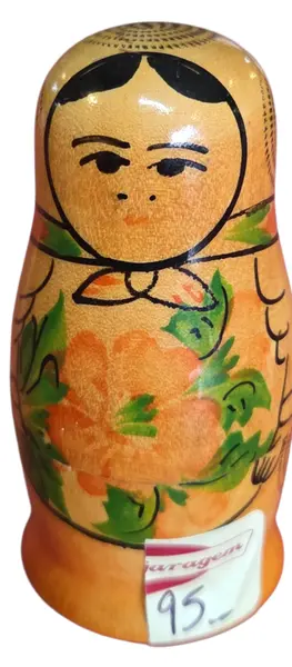 Foto de um(a) Matrioska Russa - Conjunto com 3 Bonecas "Rossiyanochka", da categoria de Bonecas. Charme e tradição em miniatura! Peça original da era soviética. Este conjunto de Matrioskas (bonecas russas) é uma peça... Mostrado de uma perspectiva diferente. Vendido no marketplace Trésors.