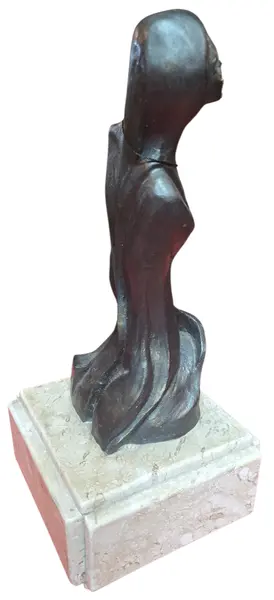 Foto de um(a) Escultura Decorativa - Cristina Loyola, da categoria de Escultura. Magnífica escultura autoral da artista plástica Cristina Loyola, conhecida pelo seu estilo único que mistura elementos da... Mostrado de uma perspectiva diferente. Vendido no marketplace Trésors.