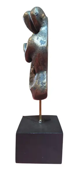 Foto de um(a) Escultura "A Caridade" Cristina Loyola, da categoria de Escultura. Magnífica escultura autoral da artista plástica Cristina Loyola, conhecida pelo seu estilo único que mistura elementos da... Mostrado de uma perspectiva diferente. Vendido no marketplace Trésors.