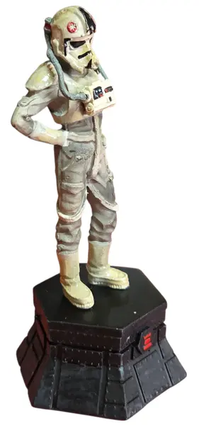 Foto de um(a) ​Peça De Xadrez Star Wars AT-AT Pilot - Pintada À Mão, da categoria de Figuras de ação. Item de Colecionador: Piloto de AT-AT – Elite do Império Galáctico Esta peça faz parte da prestigiada coleção oficial de... Mostrado de uma perspectiva diferente. Vendido no marketplace Trésors.