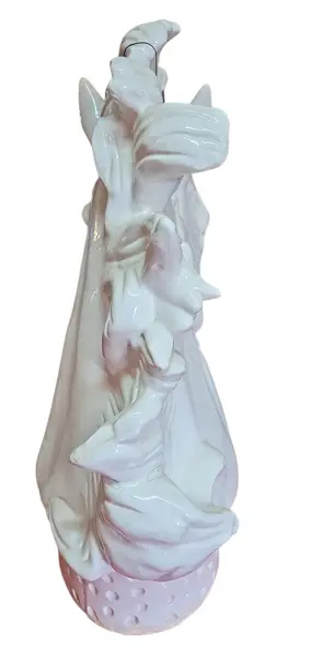 Foto de um(a) Garanhão em Porcelana Esmaltada, da categoria de Escultura. Escultura em porcelana fina com acabamento em esmalte de alto brilho. A técnica de esmaltação a altas temperaturas garante... Mostrado de uma perspectiva diferente. Vendido no marketplace Trésors.