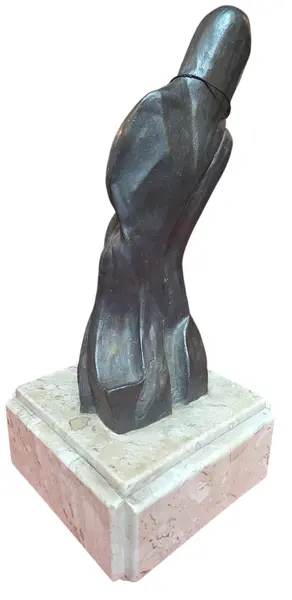 Foto de um(a) Escultura Decorativa - Cristina Loyola, da categoria de Escultura. Magnífica escultura autoral da artista plástica Cristina Loyola, conhecida pelo seu estilo único que mistura elementos da... Mostrado de uma perspectiva diferente. Vendido no marketplace Trésors.